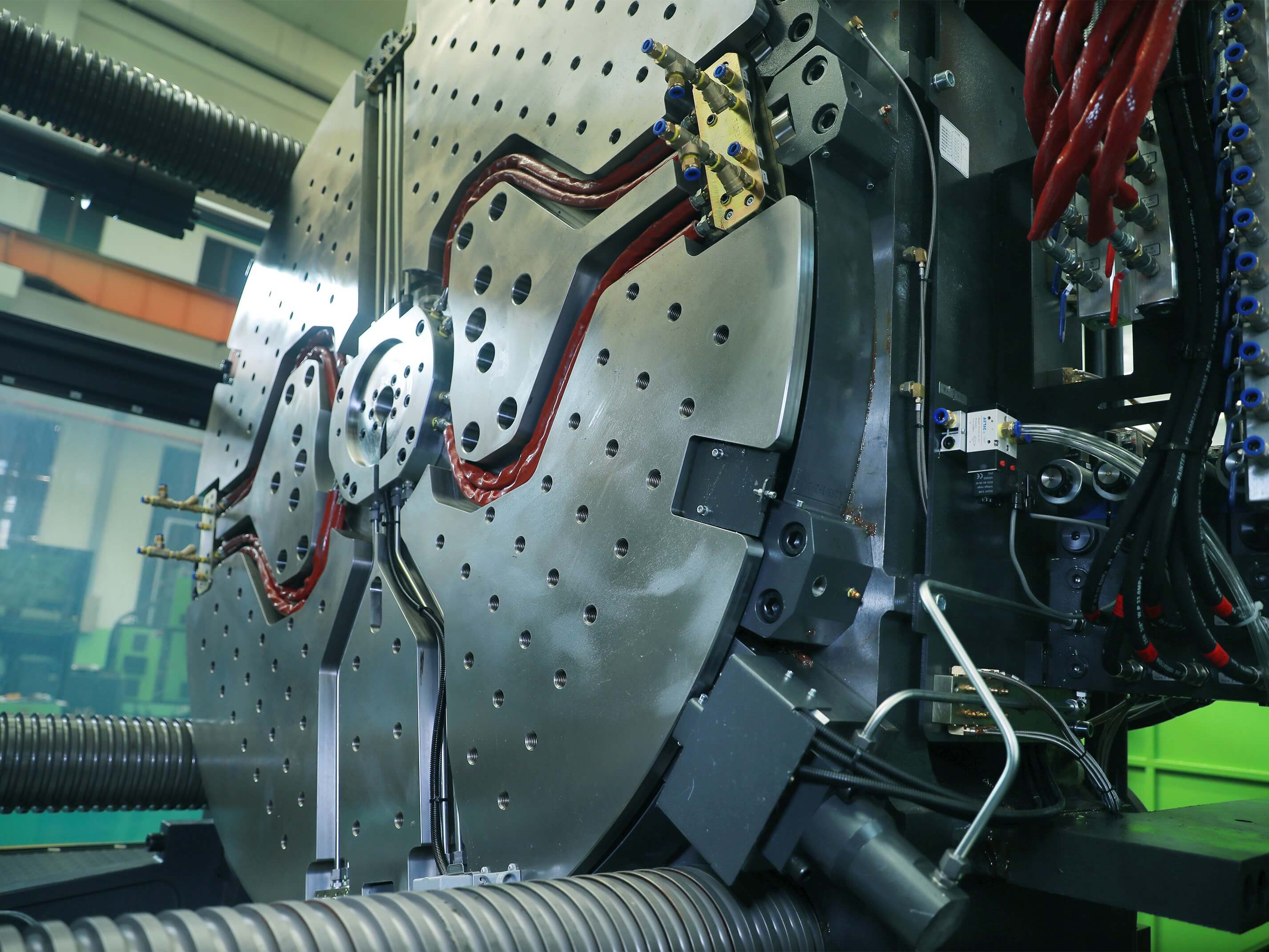 中板旋轉(zhuǎn)對射技術