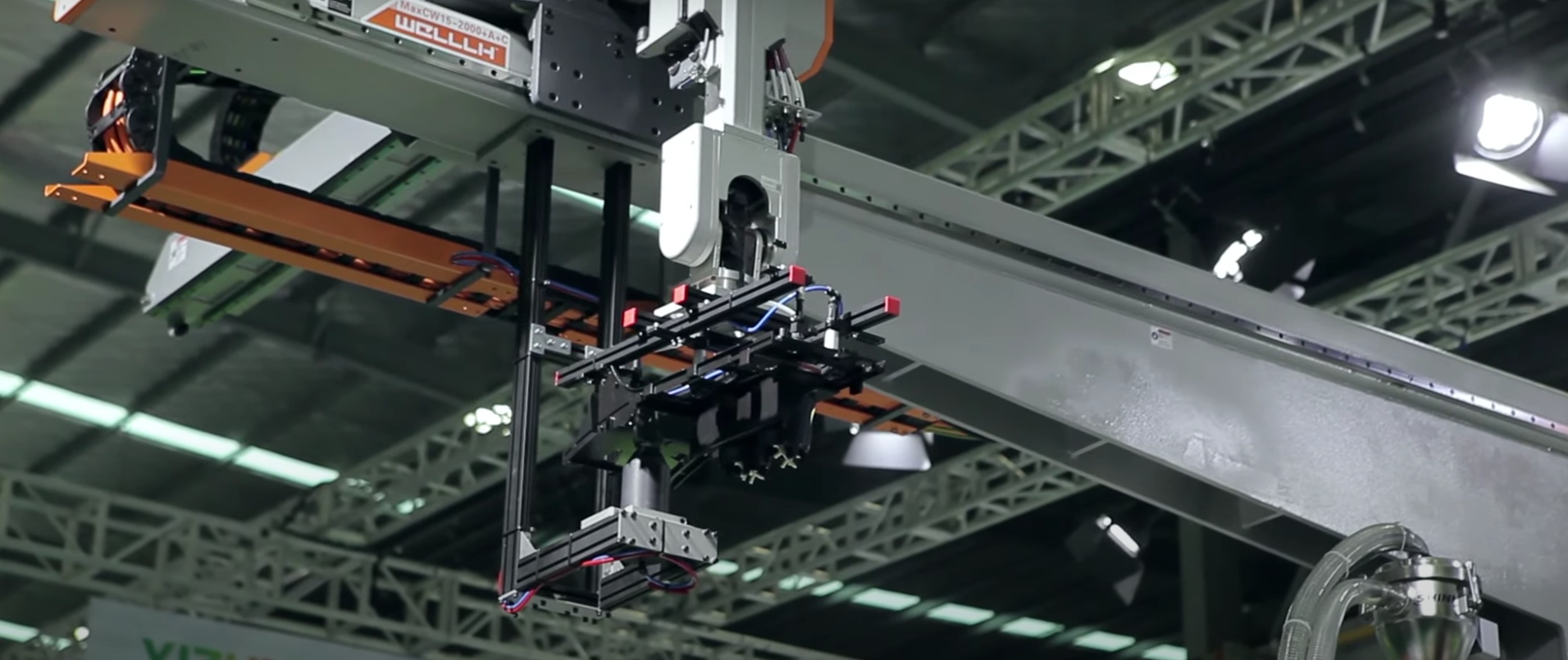 Two-Platen vs. Three-Platen Injection Molding Machines: Which One Suits Your Needs Best?